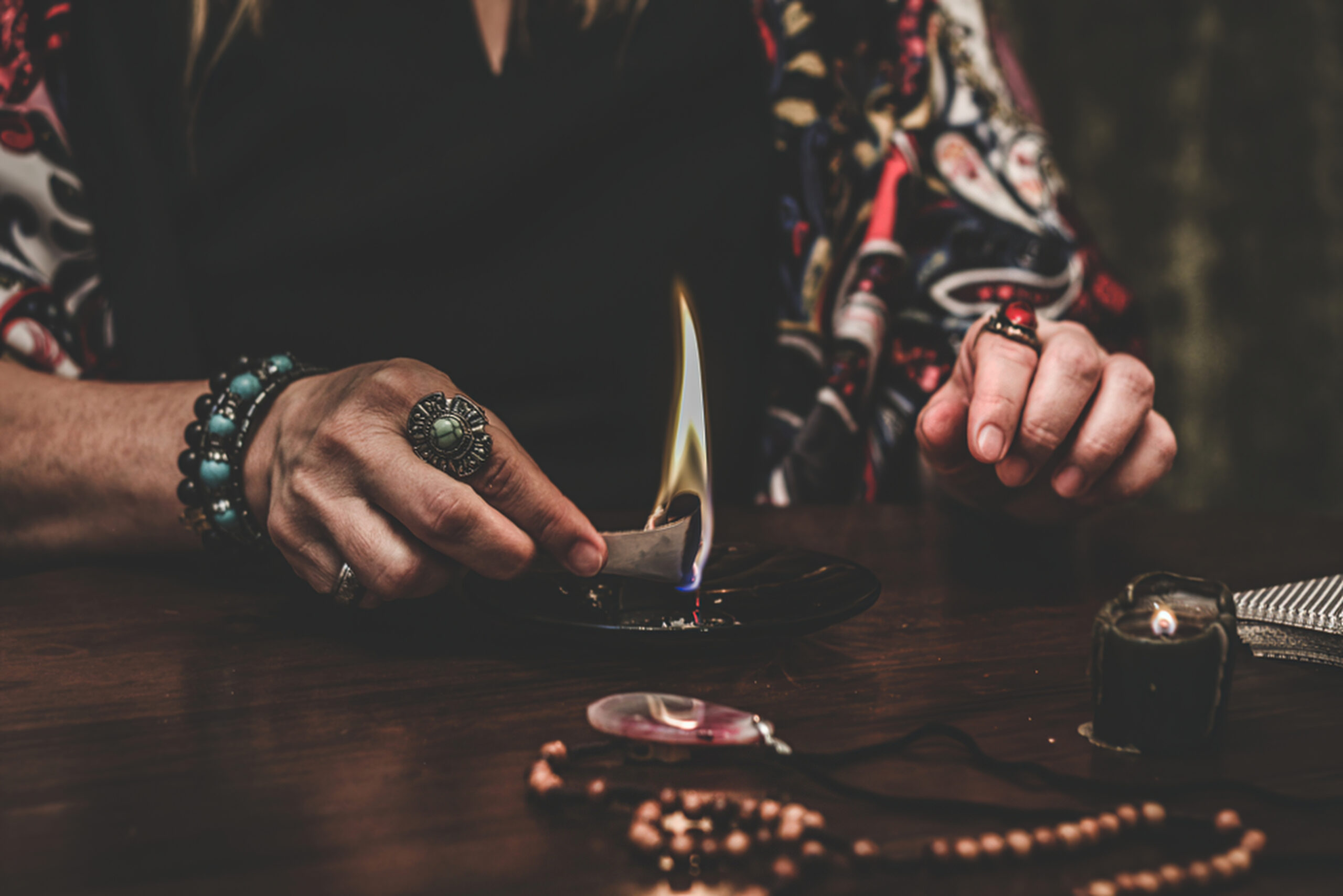 Guia de Simpatias e Magias Rápidas Com Velas